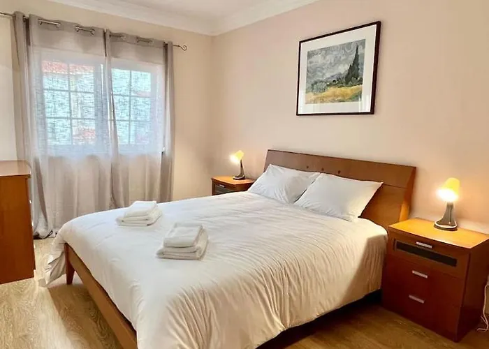 Casa Cabo Avelar T4 - דירה פניש